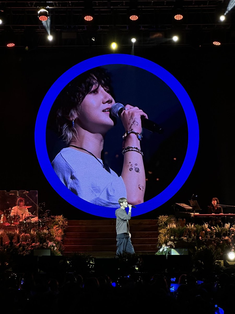 holyessec's tweet photo. never would have thought that one of my lifelong dreams would be fulfilled and today, yesung made that happen 🥺

it is true that in the waiting, our dreams are working 💙 today was such a dream come true! thank you so much yesung ily see you again soon ✨ https://t.co/jMhA1J7Meu