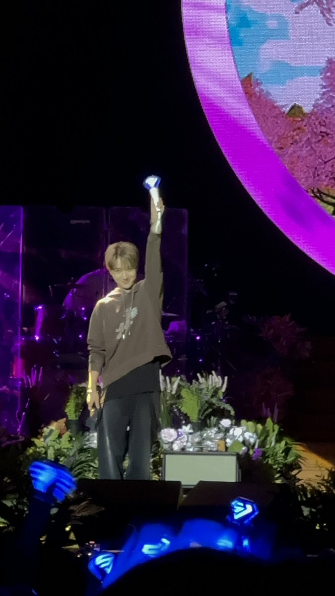 holyessec's tweet photo. never would have thought that one of my lifelong dreams would be fulfilled and today, yesung made that happen 🥺

it is true that in the waiting, our dreams are working 💙 today was such a dream come true! thank you so much yesung ily see you again soon ✨ https://t.co/jMhA1J7Meu