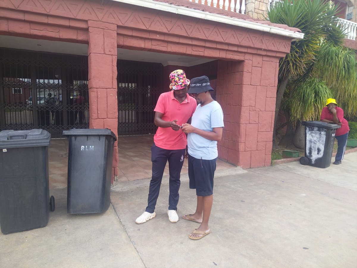 Auzweke's tweet photo. Location Recce

"Location recce is a vital step in the pre-production process of any film or video project. It involves visiting and assessing potential locations for your shoot, and identifying any technical, logistical, or creative issues that might ARISE"
@GautengFilmCom https://t.co/uG7gQ3cbMo