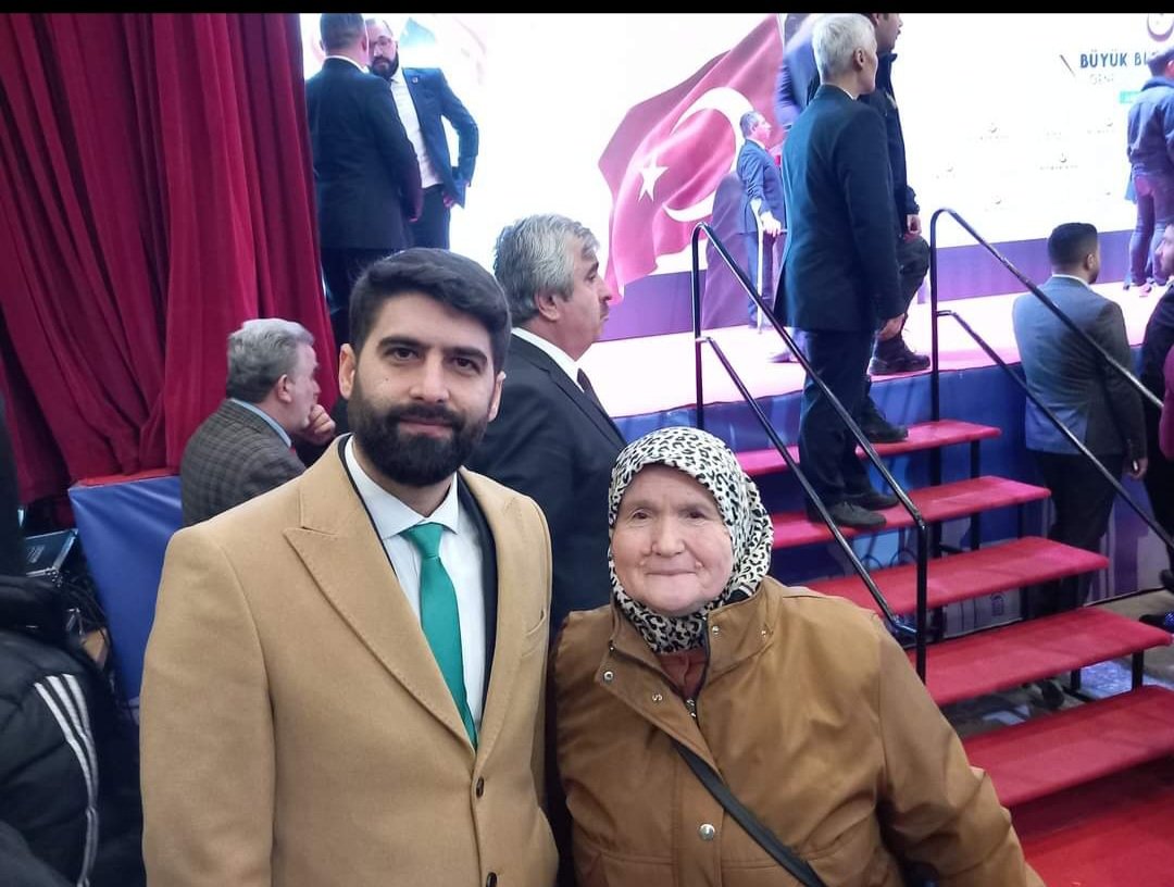 edaviyetezgelen's tweet photo. #burdayiz https://t.co/qI9Q4zKN6T