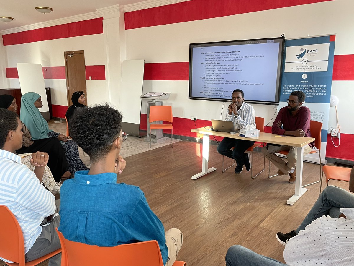 A big shout-out to <a href="/RaysLeadership/">Rays Leadership Program</a> fellows for a thought-provoking conversation on digital literacy &amp; ICT today, guided by <a href="/MamaduOmar/">mamaduomar™🇵🇸🇸🇩</a>. We delved into how these skills can shape their professional and academic worlds.  They’re not just tools, but life-changers!  #DigitalLireracy