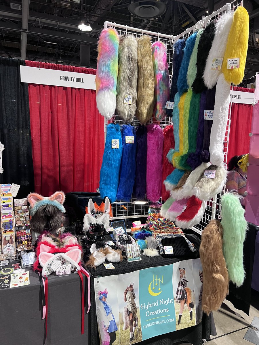 We’re ready for the weekend! Stop by at #ALA2024 Artist Alley 642 for your fur needs!

<a href="/gravity_doll/">Gravity Doll</a> is slinging amazing artwork commissions and more!