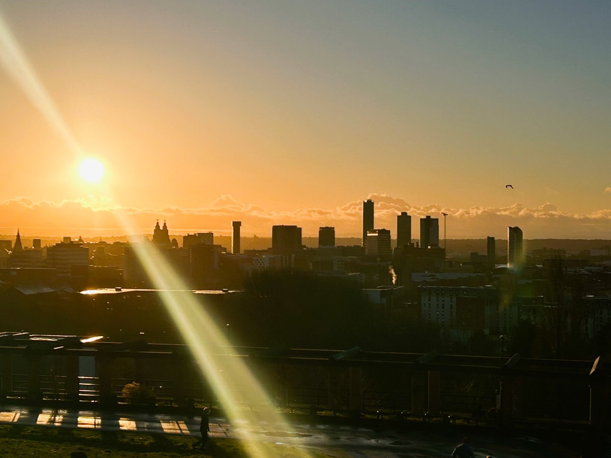 LifeinPhotosJen's tweet photo. January Sunsets ☀️📸
#Photography #Photo #Liverpool #LifeInPhotos #Camera #Canon #LiverpoolPhotography #photosofliverpool #january #newyear #sunset #januarysunset #nature https://t.co/hzz8kvKVJa