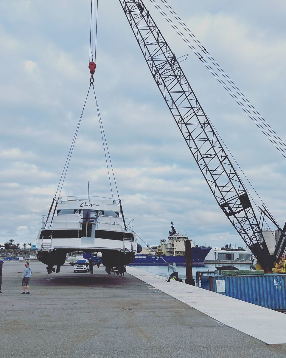 Uber_Vida's tweet photo. Indefinite FUN requires meticulous maintenance 
! Getting ready for 2024 season 🤍
Thank you @crissonconstructionltd.bda @sparyardmarine for your professionalism! 

#ubervida #ubervida2024 #ubervidabermuda #gettingready2024 https://t.co/sloqVImHzf