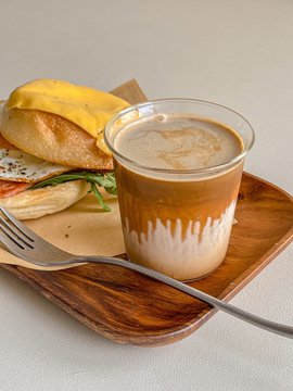 69Cupcake's tweet photo. Feeling egg-straordinary with my breakfast spread.
#Breakfast https://t.co/5WCkaabJOC