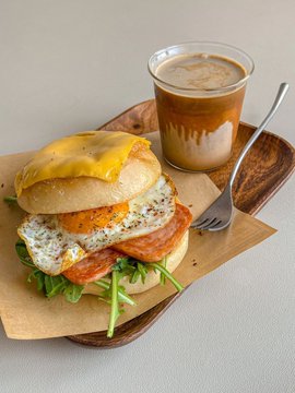 69Cupcake's tweet photo. Feeling egg-straordinary with my breakfast spread.
#Breakfast https://t.co/5WCkaabJOC