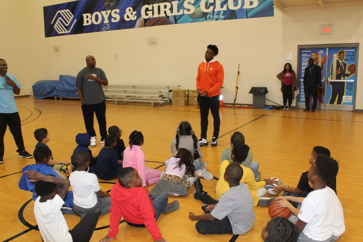 Adam Randall, a collegiate football athlete from @ClemsonFB WR #8, visited the @bgclubgs yesterday. During his visit, he provided the kids with an inspiring message to help them on their journey. We are thankful to Adam for taking the time to speak with our BGCGS children.