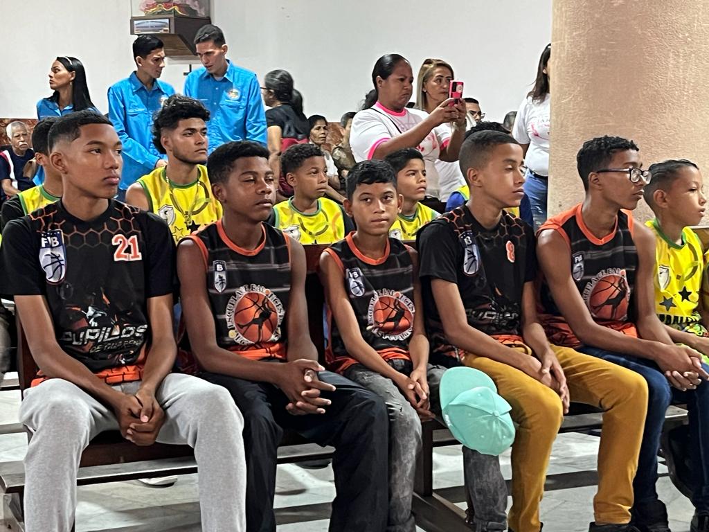Plaza_C_Levanta's tweet photo. Este #6ene  el gobierno del alc @Freddy_Rod13 celebró la tradicional misa del deporte para celebrar a los atletas del año y augurar nuevas victorias este 2024
#GuarenasSeLevanta
@HectoRodriguez https://t.co/T79ldEEG60