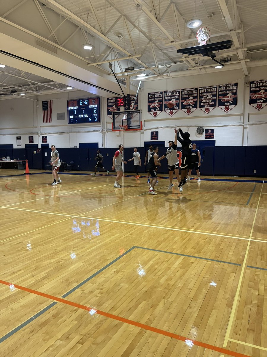 Great having our alumni back today! 
Family! Go bears <a href="/cdrops3/">Christos Drosopoulos</a> <a href="/Bcliff_6th_man/">Briarcliff Bears</a> <a href="/BHS_bballLive/">BHS Basketball Live</a>