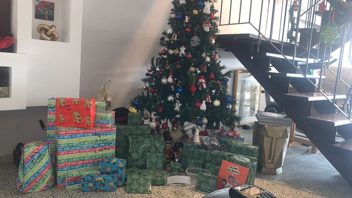 prdragon's tweet image. Llegaron los Reyes! Hoy es Dia de Reyes. Y en Puerto Rico se celebra en familia. Es dia de fiesta para nosotros. Que viva la tradición y que no muera nunca.