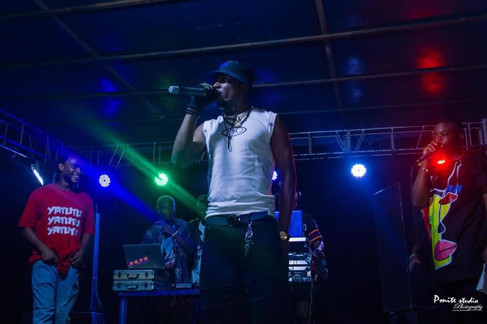 Trateofficial's tweet image. 2024 i go hot 🥵 
Yatutu is blown the crowed vibed to the tone word for word 🔥🔥
2024 Ep prepping no gree o..
#gawudancechalleng
#thefusionlagos2023agbalagb
#Enodey
#yatutu
#gawudancechallenge
#kwe