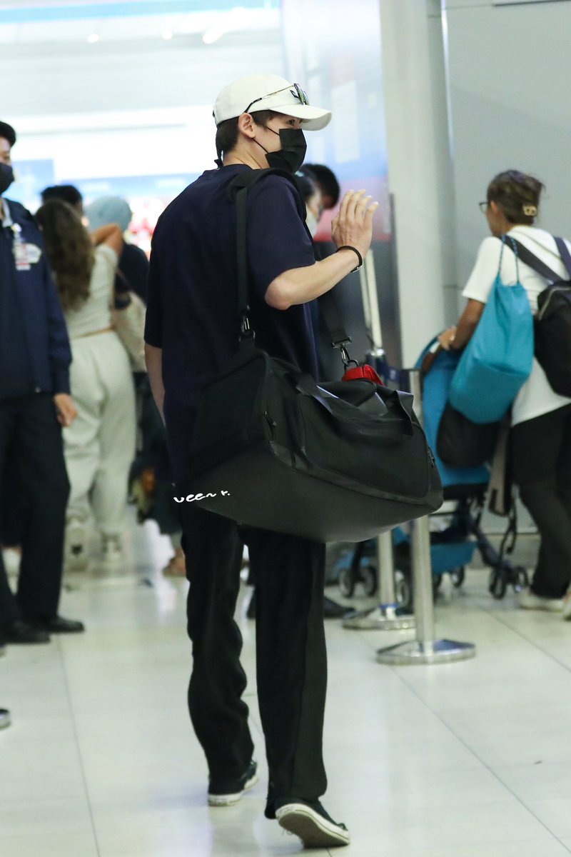 aveeporn's tweet photo. 240601 มารับพรวันเกิดกับเมน 

#นิชคุณ #NICHKHUN #닉쿤 #2PM https://t.co/zafyZ2mRlO