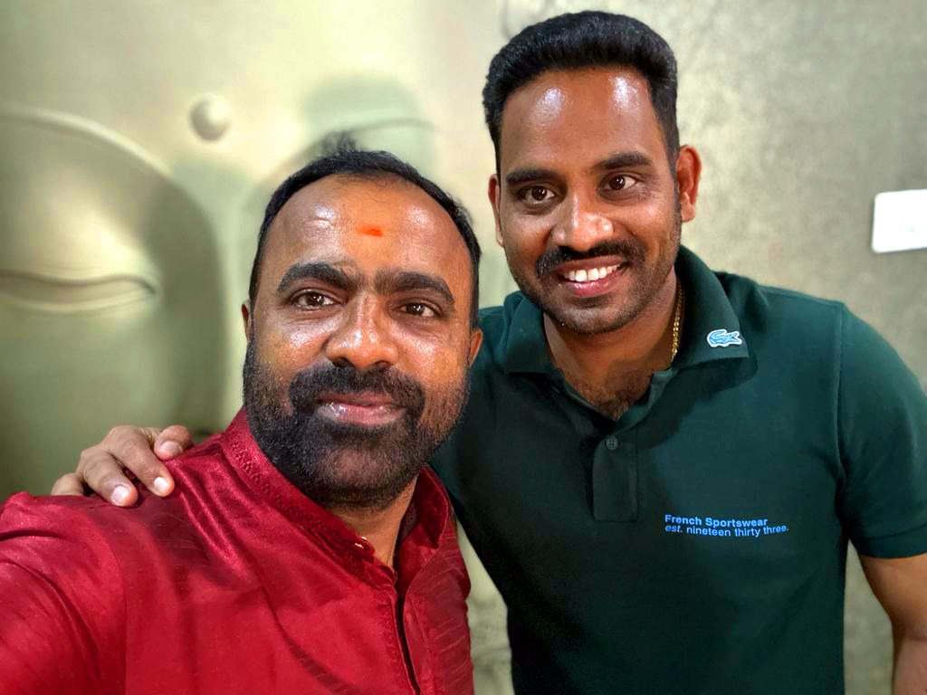 SaveGirlChild3's tweet photo. సేవ్ గర్ల్ చైల్డ్ ప్రోగ్రాం లో భాగంగా  కృషేకాదు, నిబద్దత, పట్టుదలతో నిరంతర సాధన తో అందరూ అసాధ్యం అని చెప్పినా కూడా దృడ సంకల్పంతో సివిల్ సర్వీసెస్ లో మంచి ర్యాంక్ సాధించిన శ్రీ  జె .మేఘా నాథ్ రెడ్డి ఐఏఎస్ గారిని వారి కార్యాలయంలో  పెయింటింగ్ ఇవ్వడం జరిగింది https://t.co/dgG5GadwrH