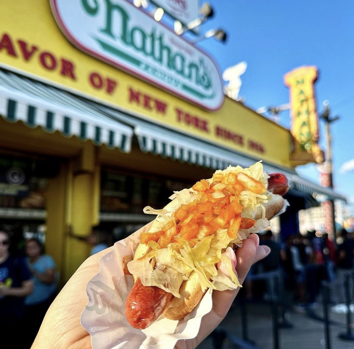 Sauerkraut anyone? 📸 @emmaeatsnola #hotdog #toppeddog