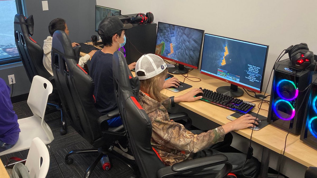 iCodeBellevue's tweet image. Thank you to everyone who attended our January Game Night. We hope everyone enjoyed their time with us and welcome everyone back for our Hour of Code today, 2-3 pm. Explore our campus and let your student begin their coding journey.

#iCode #iCodeBellevue #FreeEvent #Bellevue