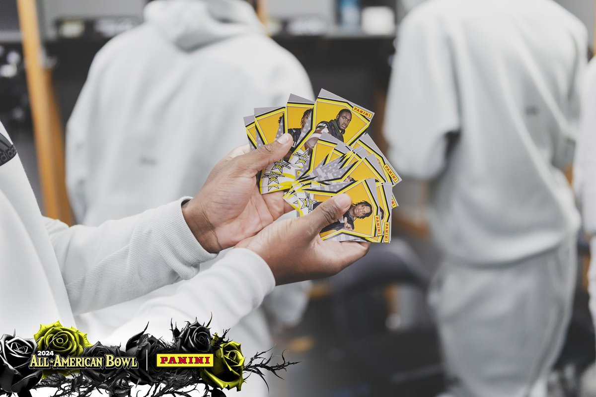 AABonNBC's tweet image. @PaniniAmerica blessed us with some gifts today. 

#AABCO2ON4TION 👑🌹🏈

#AllAmericanBowl 🇺🇸