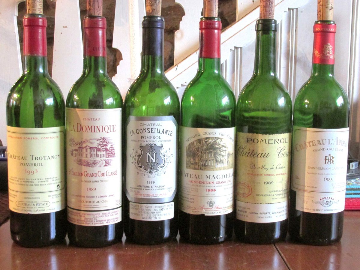 I was supposed to attend a Right Bank tasting right before New Year's, but it was postponed due to Covid concerns. Ended up hosting one last PM to make up for it. Everyone brought a bottle or two & we ended up doing well. Not pictured: '01, '89 & '85 Trotanoy & '82 Magdelaine.