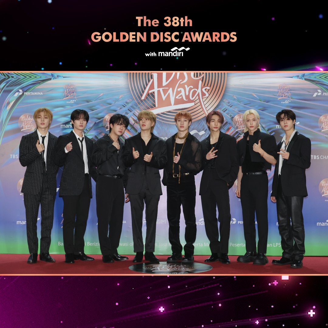 Video Link Summary – 38th Golden Disc Awards (GDA)

🎤 PSICK Backstage Interview:
youtu.be/_peQxD5R5_o

🏆 Album Bonsang Speech:
youtu.be/_IHSk6mneII

🏆 Global K-Pop Artist Speech:
youtu.be/eVMUFHmAj3M

🎵 MEGAVERSE + S-Class + Hall of Fame Performance: