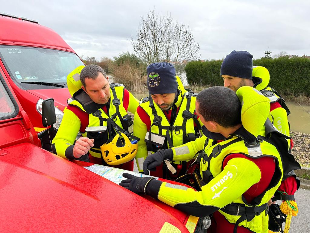Sapeurs-Pompiers 77 tweet media