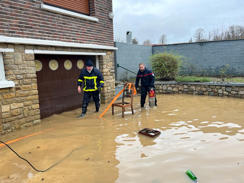 Sapeurs-Pompiers 77 tweet media