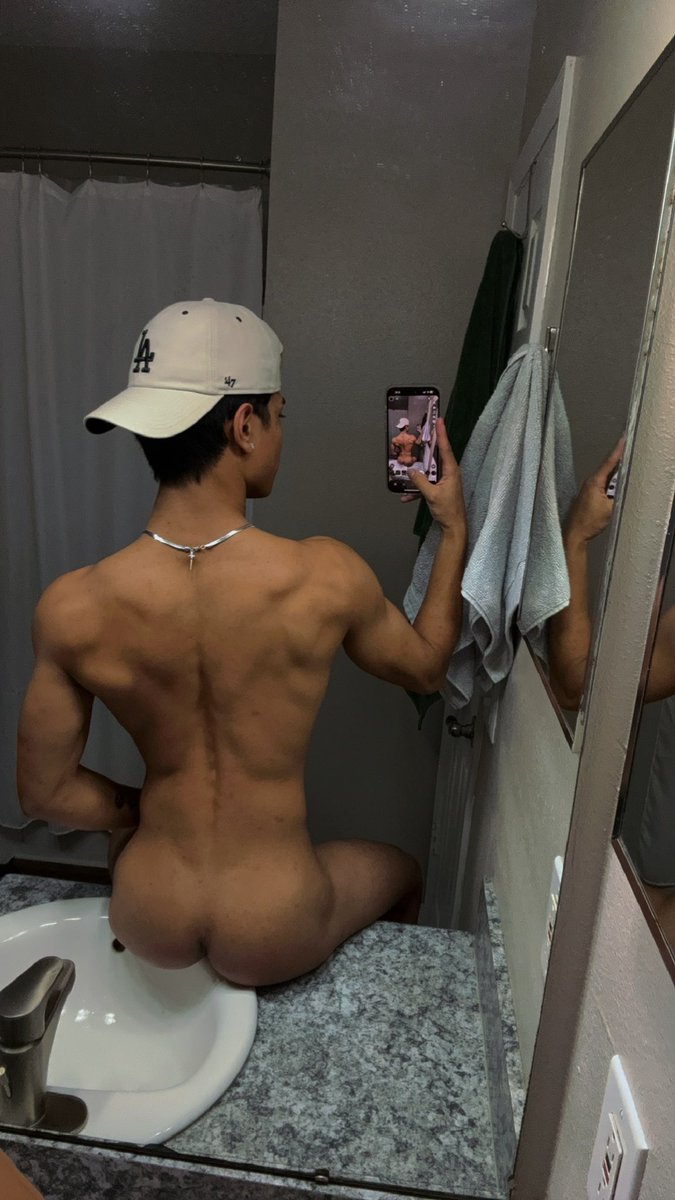 RT if I can sit on your Countertop 😋