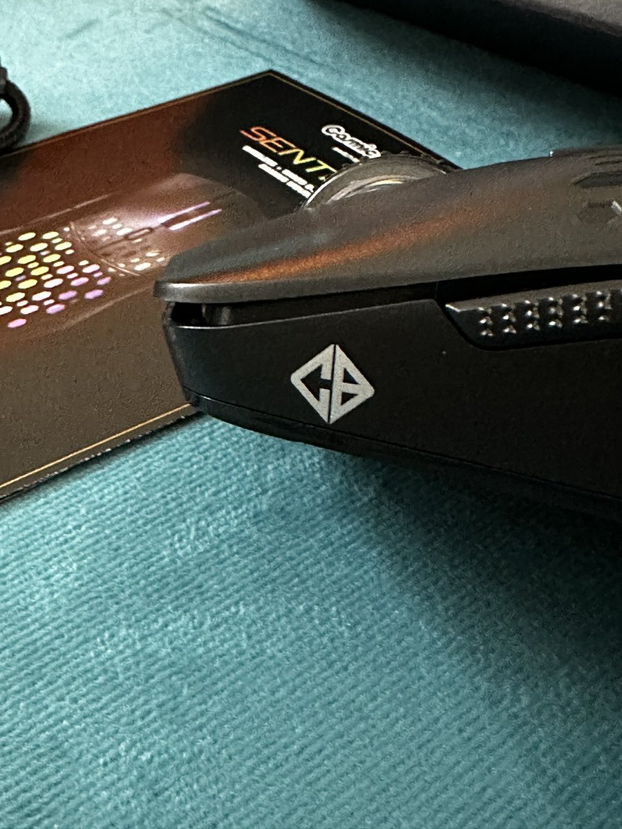 TubeStationGame's tweet image. New wireless Gaming mouse arrived 🫡😍
Working on the short Unboxing video 😇
#cosmicbyte thanks for this one ☝️ 
@cosmicbyteindia #switchtogodmode 

#GamingCommunity #gamers #pcgaming #gamingpc #gamingchannel