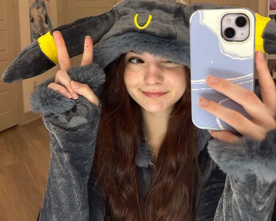 sandy82194's tweet photo. Netflix and chill 
Add me on Snapchat! Username: megantt7936   Snapchat link  >>>> https://t.co/ezjQfU92aA https://t.co/safB6UAiz0