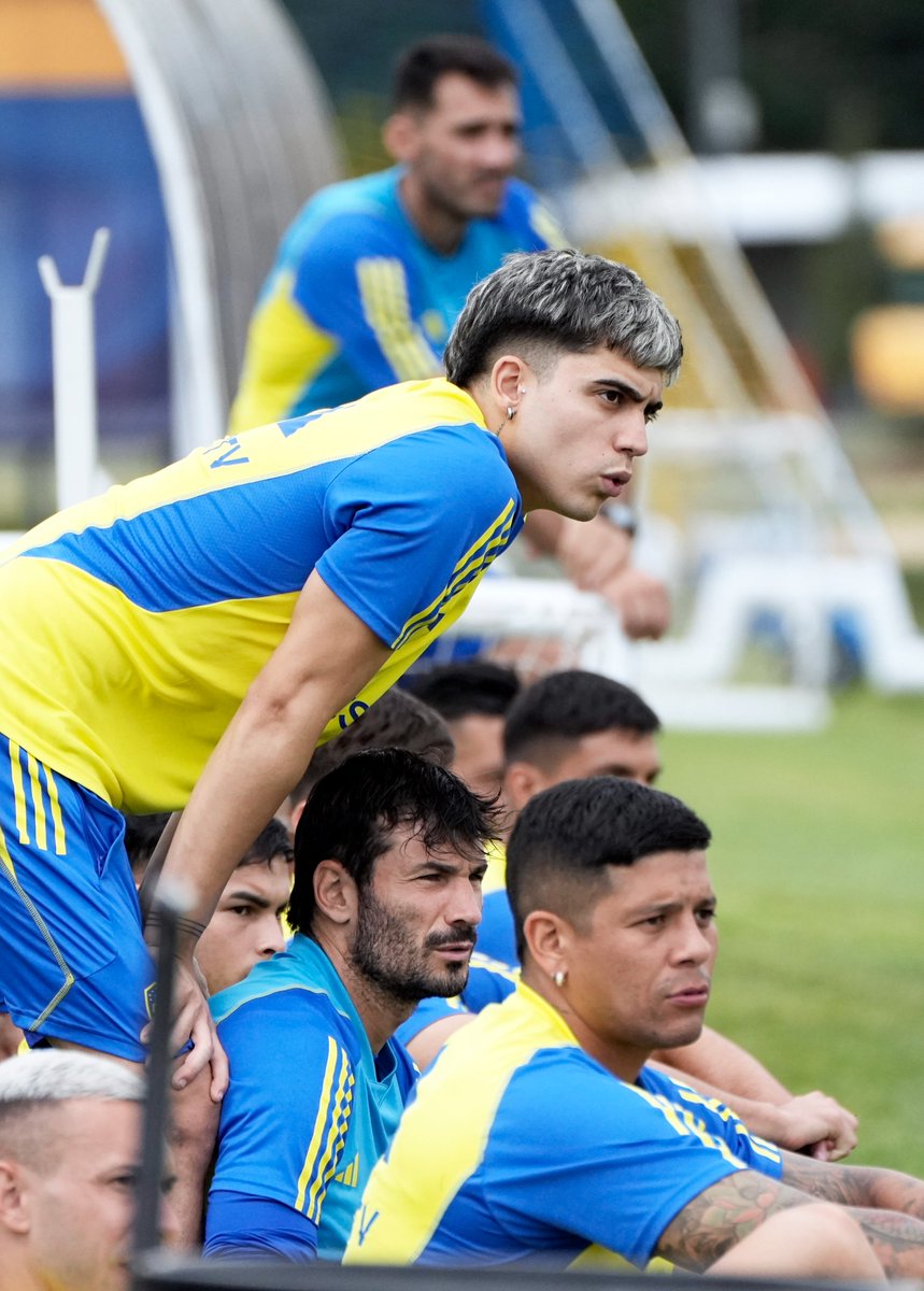BocaJrsOficial's tweet photo. Sábado de fulbito en @BocaPredio ⚽️ https://t.co/tI3fKHDYNm