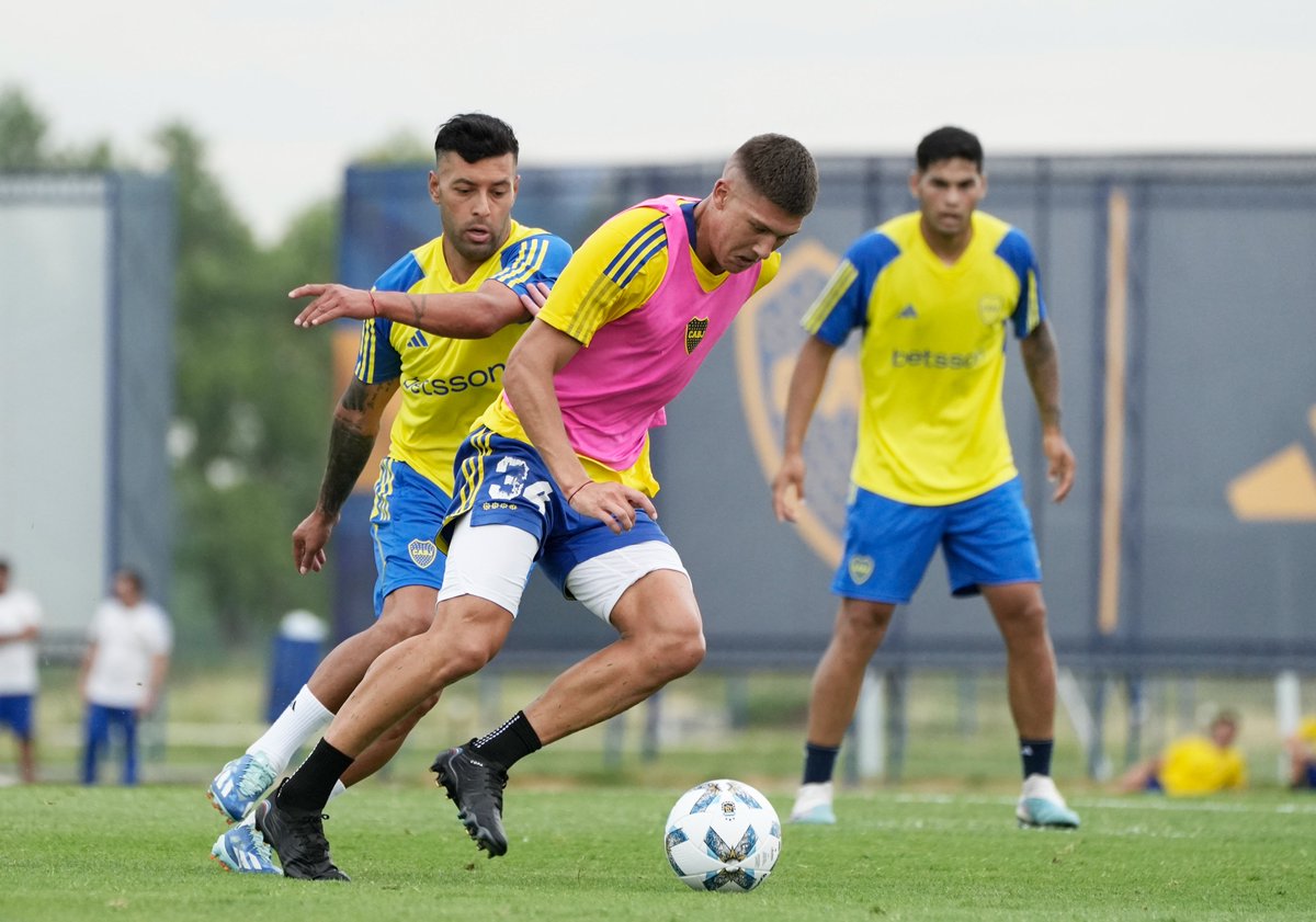 BocaJrsOficial's tweet photo. Sábado de fulbito en @BocaPredio ⚽️ https://t.co/tI3fKHDYNm