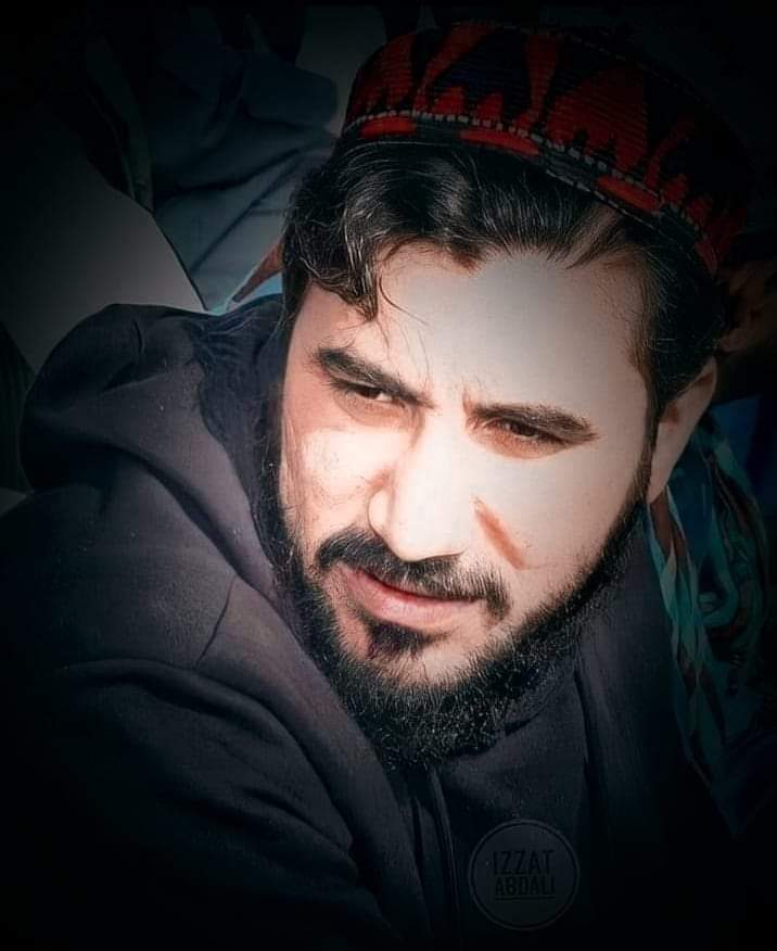 DawoodKhanAch12's tweet photo. It is state policy to be active in arresting peaceful political activists and ready to "rehabilitate" terrorists.
#WhereIsManzoorPashteen https://t.co/MhAiXufX9i