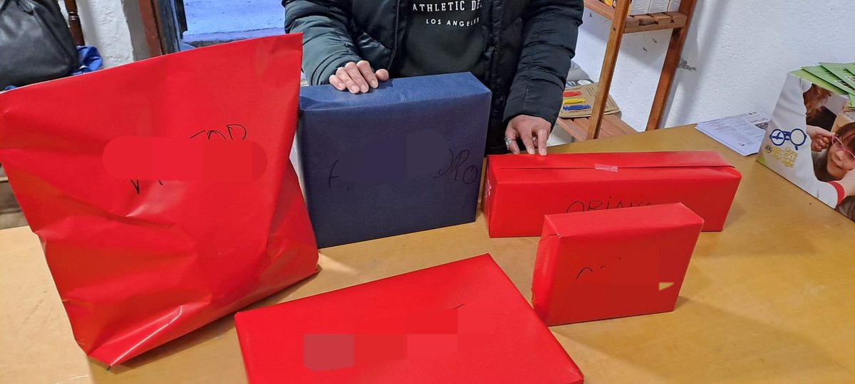 alimentsmaresme's tweet image. A #CalComú també han vingut els reis perquè tenir il·lusió, gaudir de la màgia i jugar també són drets de tot infant. #Cabrils 
@Mercabarna_mb @lanau_org 
@cpatzari @tweetplanetario @ajcabrils