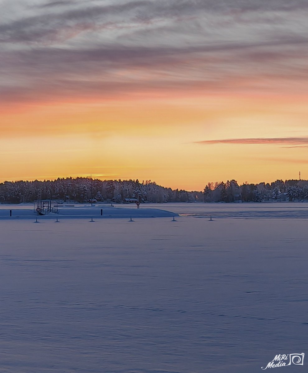 Morning views at @Kuopionkaupunki -30°C 🥶❄️ #mirimedia #kuopio #suomi #finland #visitkuopio #morningviews #sunrise