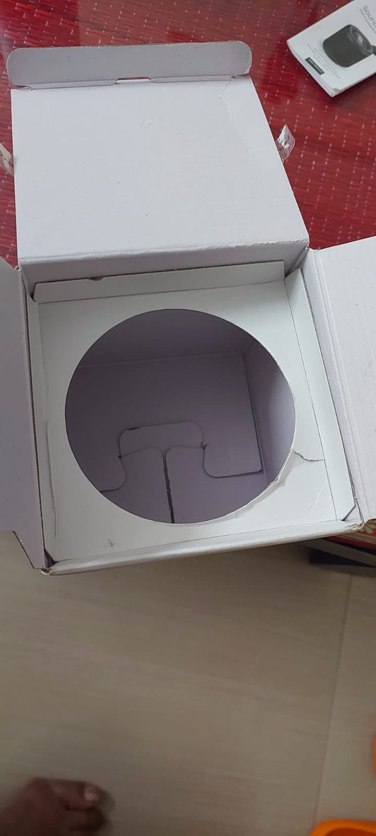 SaiMenon1's tweet photo. @amazonIN ordered this product and got it delivered today, clearly a defective tampered piece. Now customer care is also being uncooperative to provide a refund. This is looting your customer! Very disappointing customer service. @amazon 
#amazon #CustomerServiceFail #ScamAlert https://t.co/jnkhYxGdQW