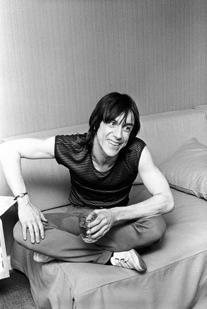 Iggy Pop in a Manchester Hotel room, England, 7th February, 1980. 📸 Virginia Turbett