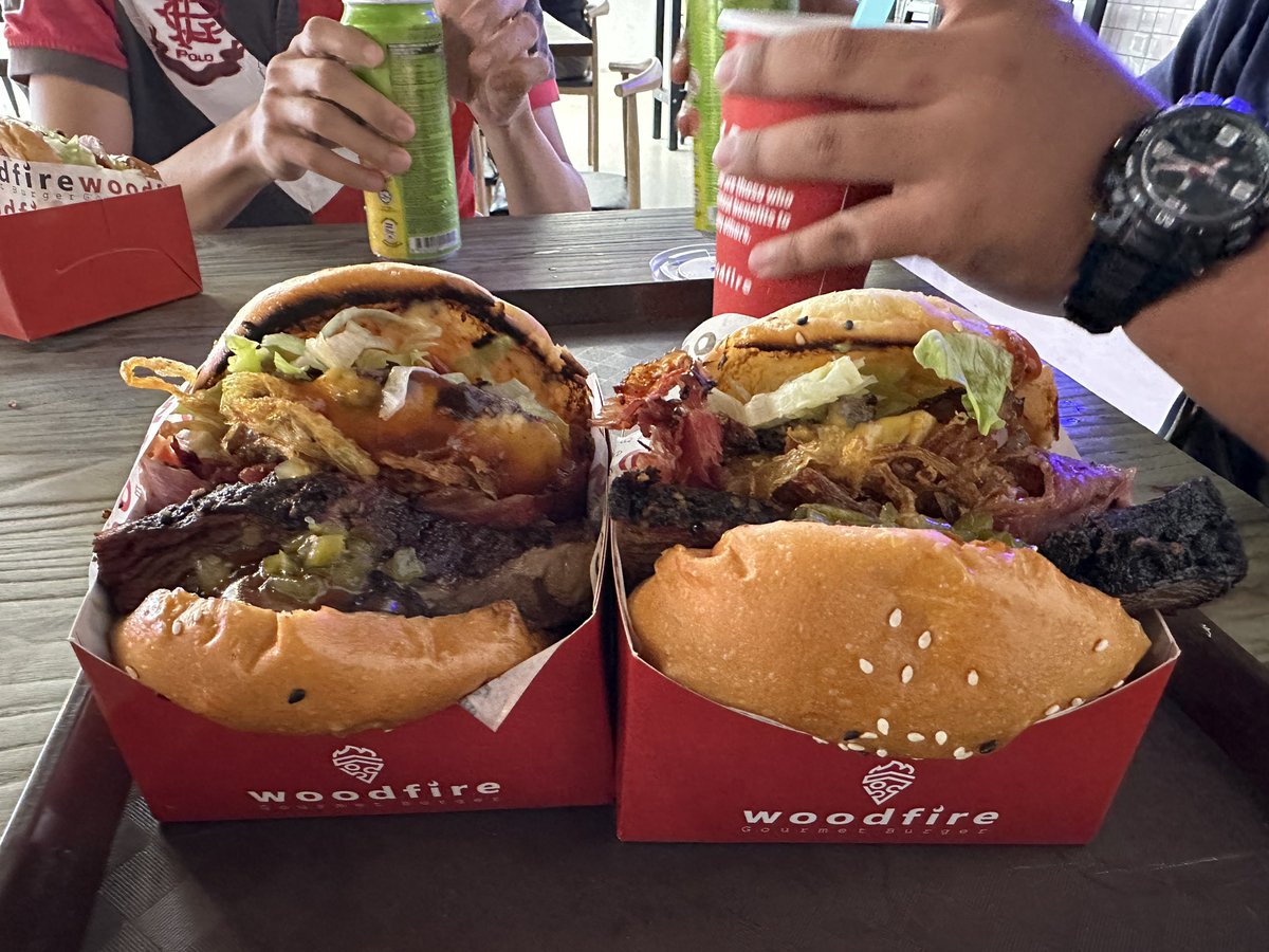 dayhearty86's tweet photo. @magmalaya Brisked burger dia mmg padu…bulan 12 aritu 4 kali repeat…hahhaa https://t.co/JI4FzCEP4t