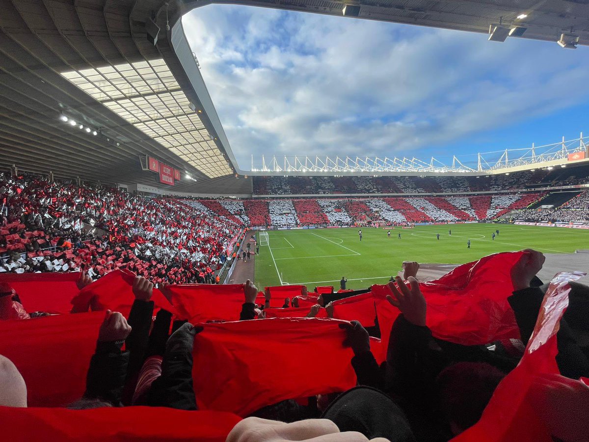 UkSupporters's tweet image. Sunderland fan group .@thespiritof37 with coloured film sheets &amp;amp; metallic foil flags for the FA Cup game against Newcastle United. To view our range of Tifo materials please visit supporters-uk.com