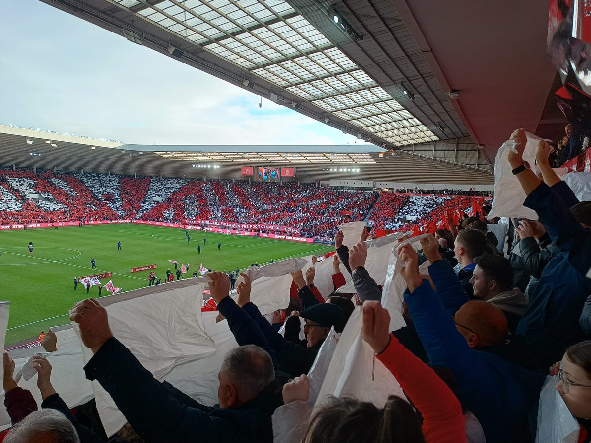 UkSupporters's tweet image. Sunderland fan group .@thespiritof37 with coloured film sheets &amp;amp; metallic foil flags for the FA Cup game against Newcastle United. To view our range of Tifo materials please visit supporters-uk.com