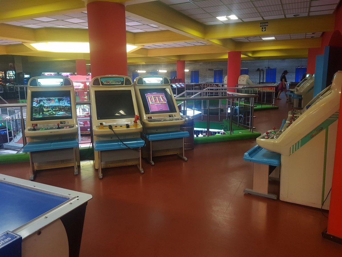 Que cosa del bien los fichines. Entré y me perdí por unas horas viciando acá.
Esto es en Pinamar, Centerplay 🕹