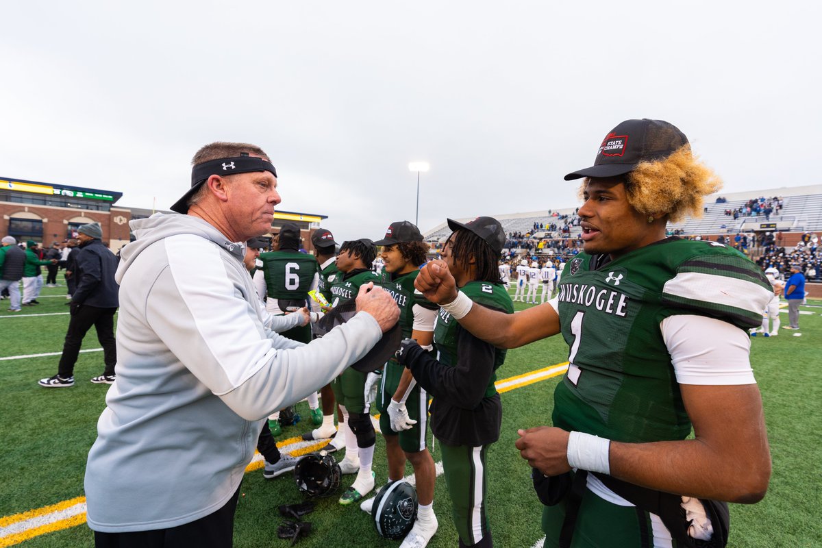 NEW: <a href="/MuskogeeA/">Muskogee Athletics</a> HC @THillMuskogeeFB Is Our 2023 PRZ-Oklahoma Coach Of The Year! From 2-8 In 2021 To State Champs, Hill &amp; Muskogee Have Returned To The Mountain Top Of Oklahoma HS Football! #OKPreps 
STORY: prepredzone.com/2024/01/2023-c…