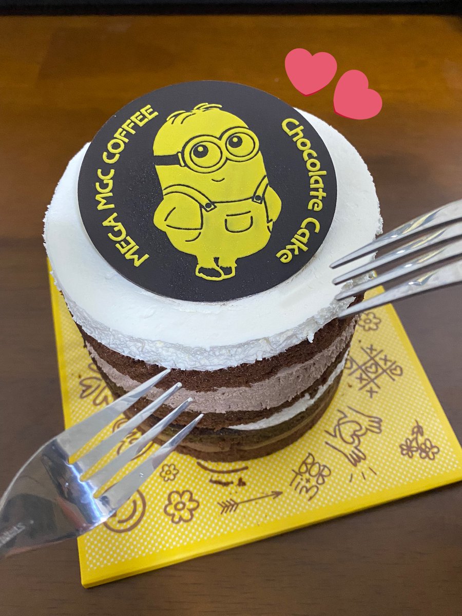 66rokuu's tweet photo. バイト先でくれたケーキ( ˶'ᵕ'˶)
思ってたより普通に美味しかった- ̗̀  🍰   ̖́-
メガコーヒーで2つバイトかけもちはじめて毎日メガ出勤してるせいでバイト生たちに日本から来たメガの奴隷って言われてる^_^
ほんとに韓国ワーホリ来てから今のところバイトしてる思い出しかない••• https://t.co/zny6fKpIkm