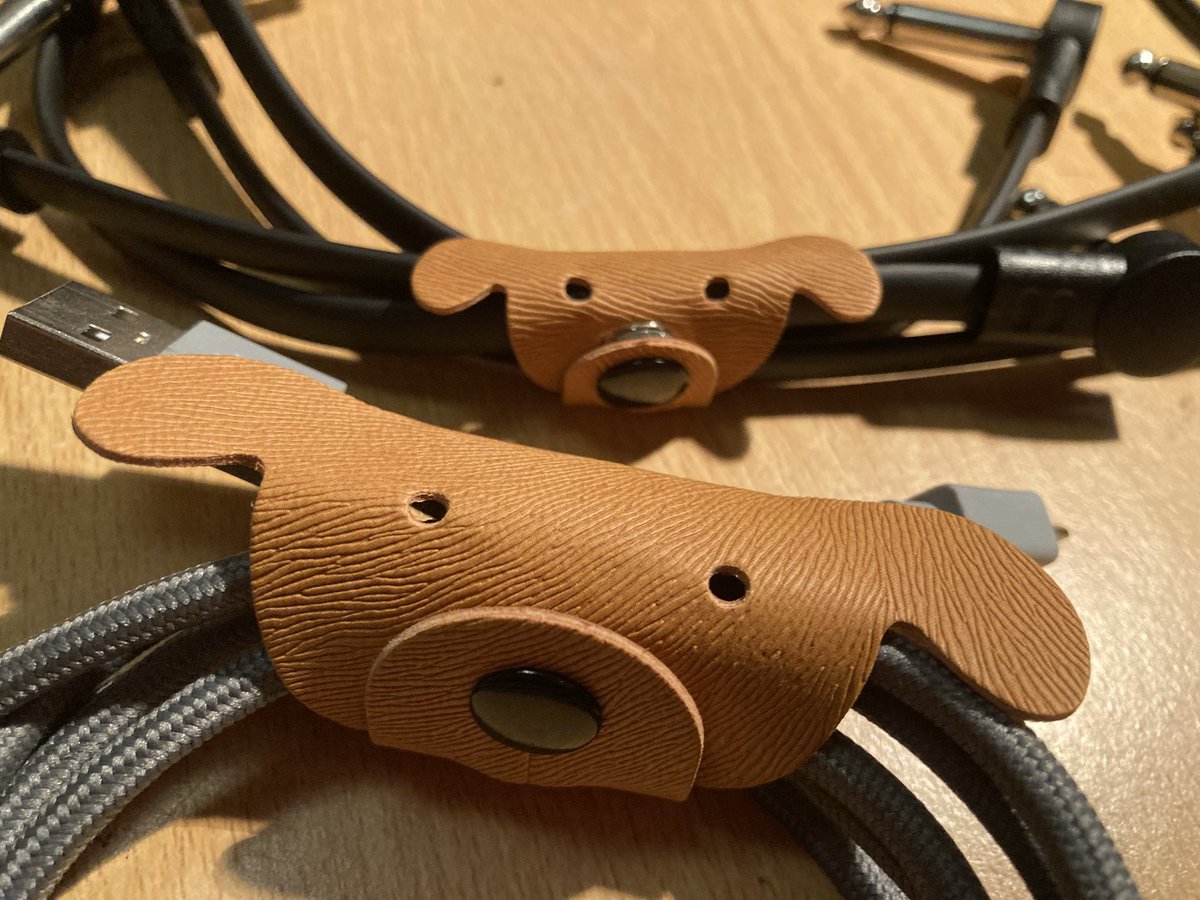 Sonic Moth (@sonicmoth) on Twitter photo Tidy cables 🐶 Tidy cables 🐶