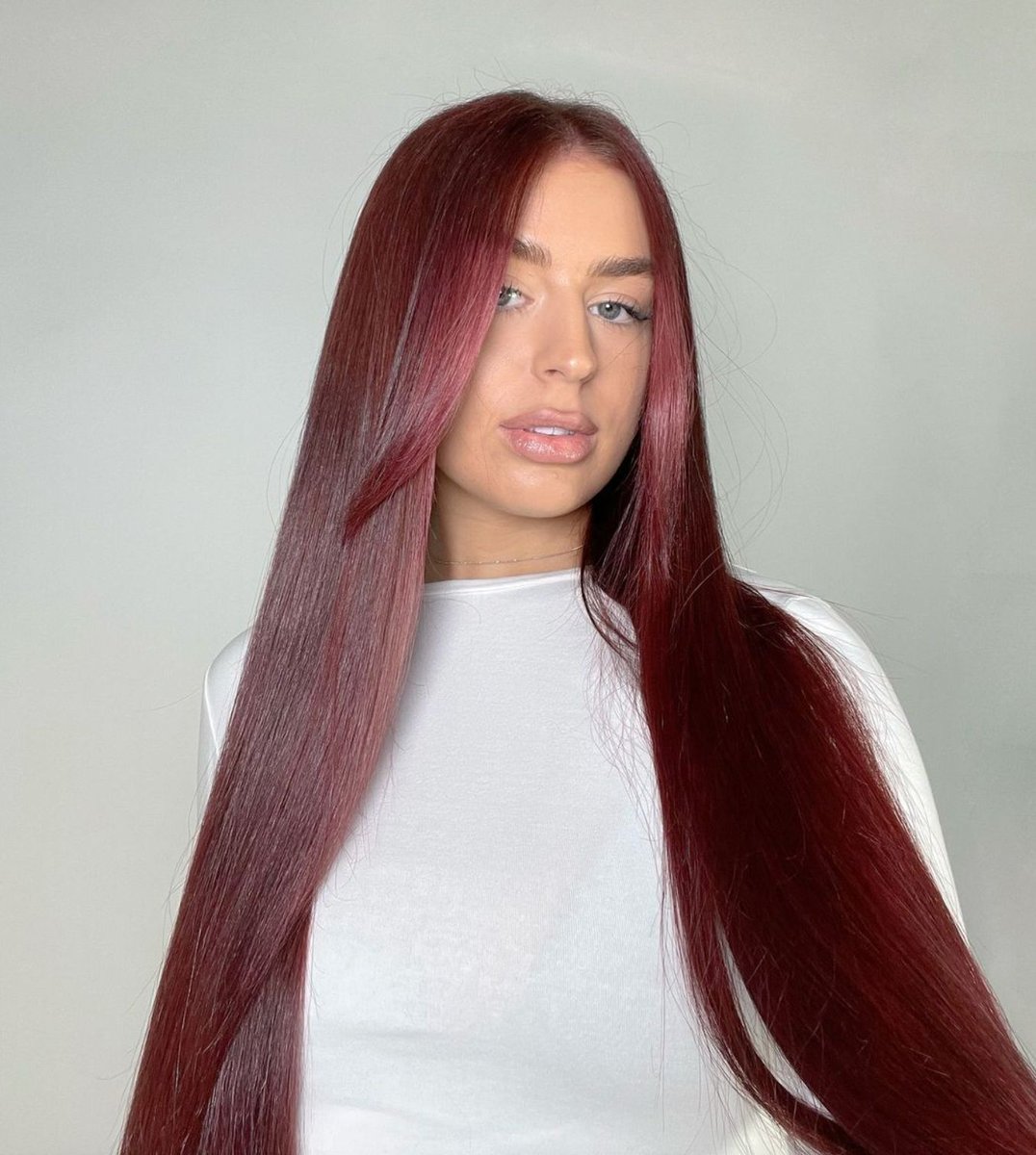 huntordyeuk's tweet image. New Year, New Hair 🍷

@georgiaalindley refreshes her hair using Shrine DROP IT in shades Red and Purple
⁠
Hair by @amyspencehair 
⁠
Shop now on Hunt or Dye ❤️ #hod #huntordye #hair #newhair #newhairday #newyearnewhair #newyear #redhairdye #purplehair #purplehairdye
