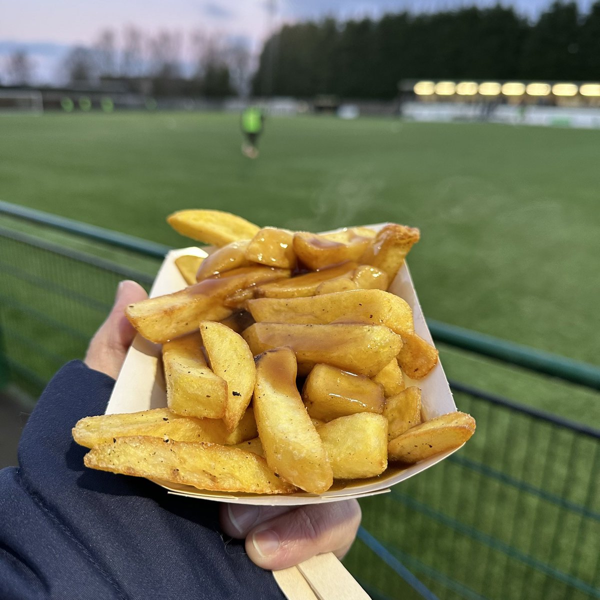 Chips & Gravy @MorpethTownAFC £2.50, delicious 😋 
@FootyScran #upthepeth