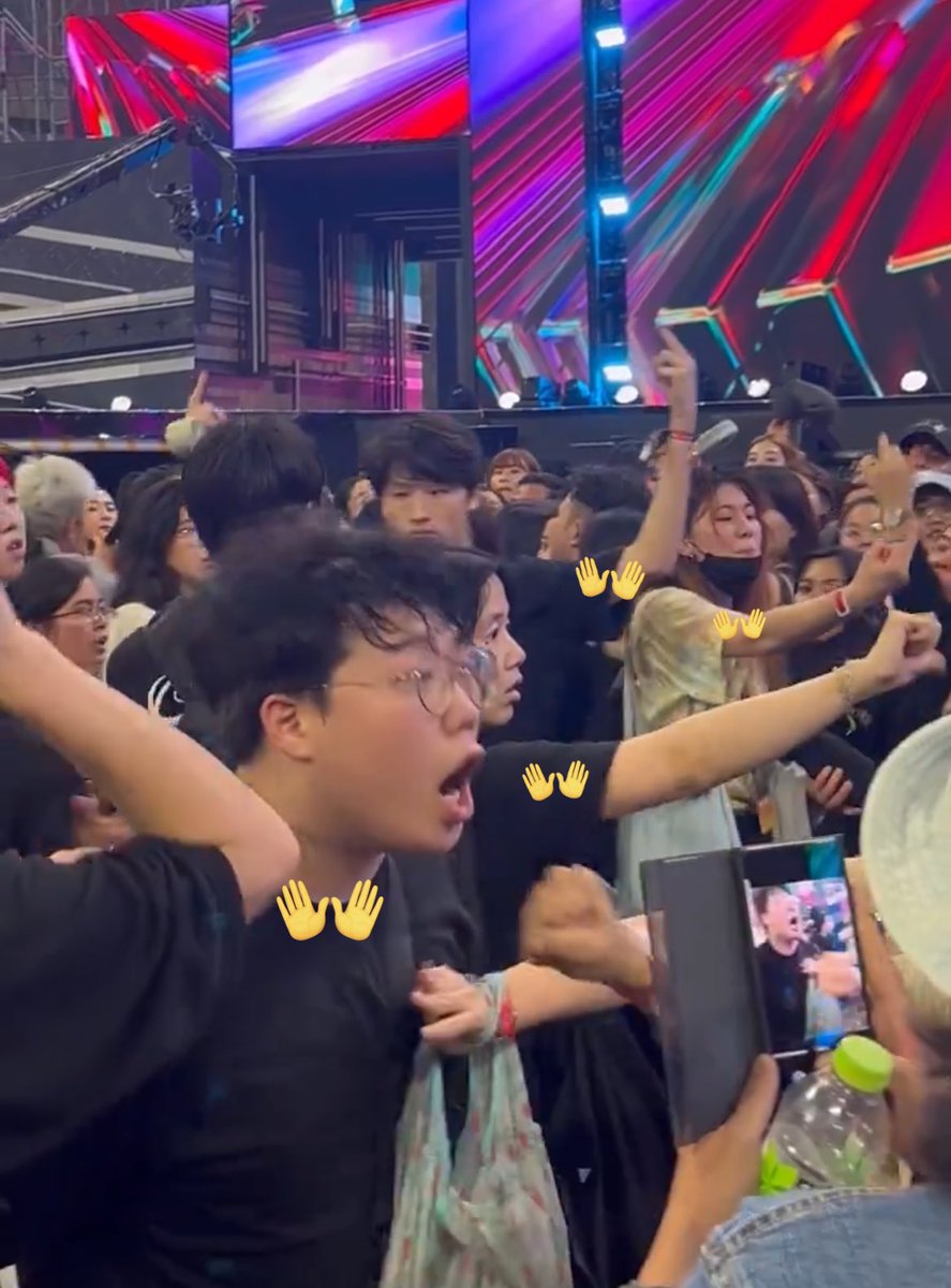 263juta's tweet image. KUMPULAN KERUSUHAN ORANG KOREA DI #GDAinJakarta 

— a thread