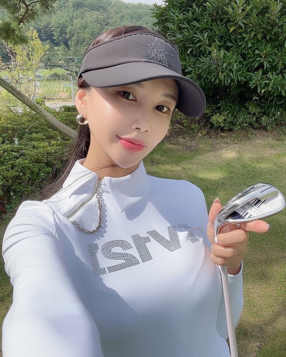 I am a rabbit and only carry a 7 ball on the course. The clubs used are Yamaha Femina.
#golf #campaigns