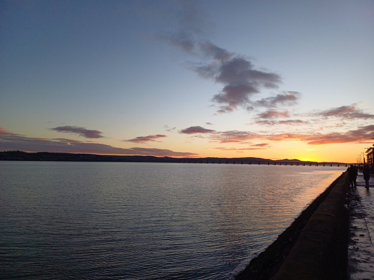 Lovely walk/skate along Riverside today to visit <a href="/DiscoveryDundee/">Discovery Point</a> to take advantage of the free admission for Dundee residents in January. Well worth a visit.