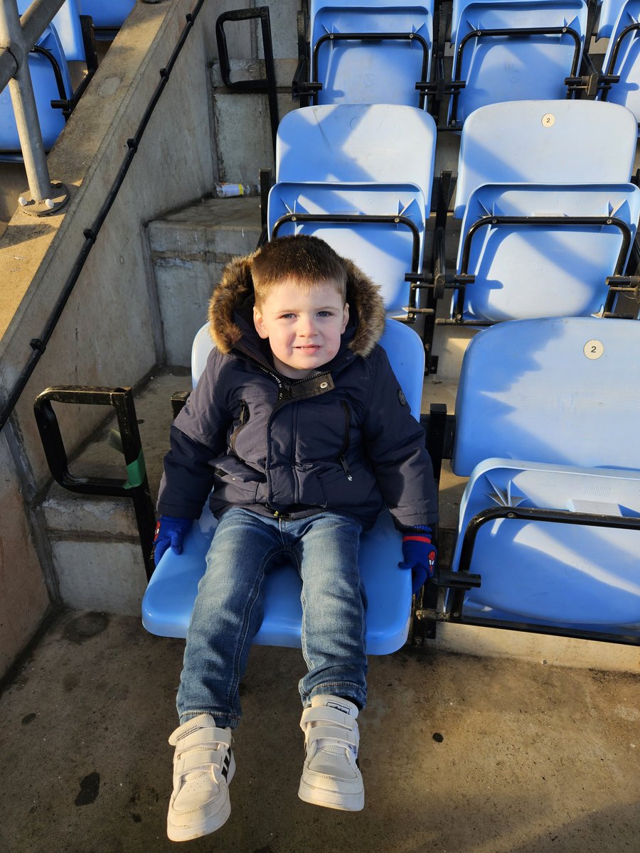 JackFarrant5's tweet photo. Today I took my son to his first ever @Coventry_City match 🩵 such a brilliant experience to see him at the CBS, hopefully the start of new sky blue fan to share this with over the years to come as i did with my dad all those years ago #PUSB https://t.co/88k3o6KXT7