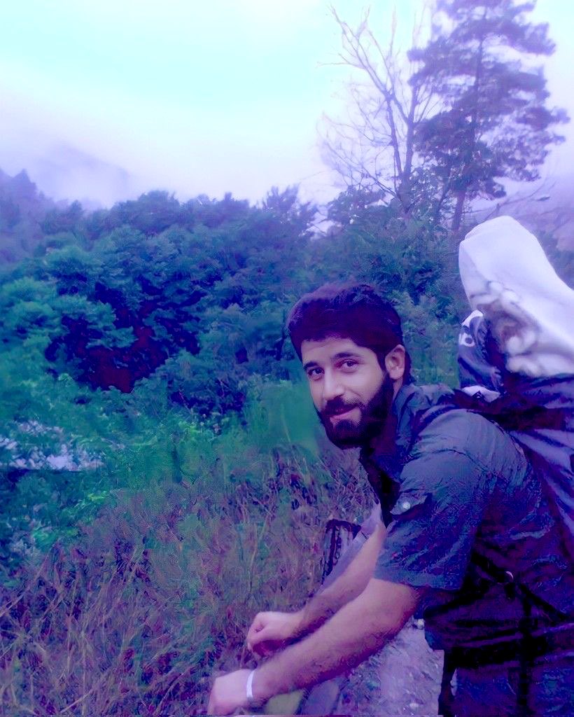 vidarwarrior's tweet image. چشم‌هایش...

#محمد_حسینی