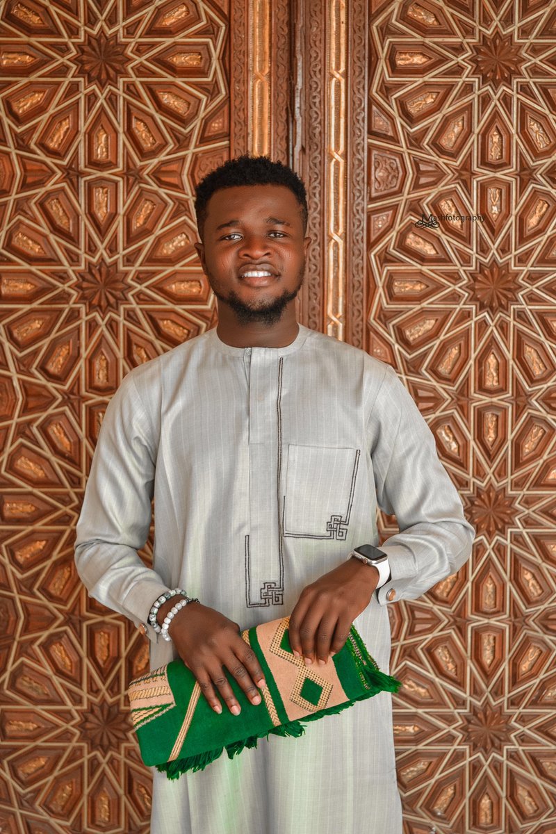 Mashfotography's tweet photo. 🙏 
Day 3/15 with Mohammed at Ilorin central Mosque 🕌 
Please engage 🥹🙏 https://t.co/RoIF25CSw6