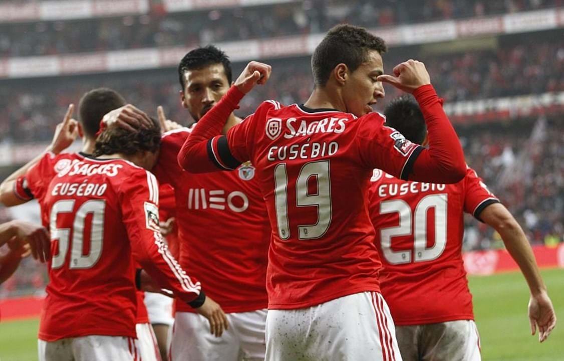 SLBenficaDepre's tweet photo. Os 11 Eusébios 👑🤍 https://t.co/eX4AcU70Cd